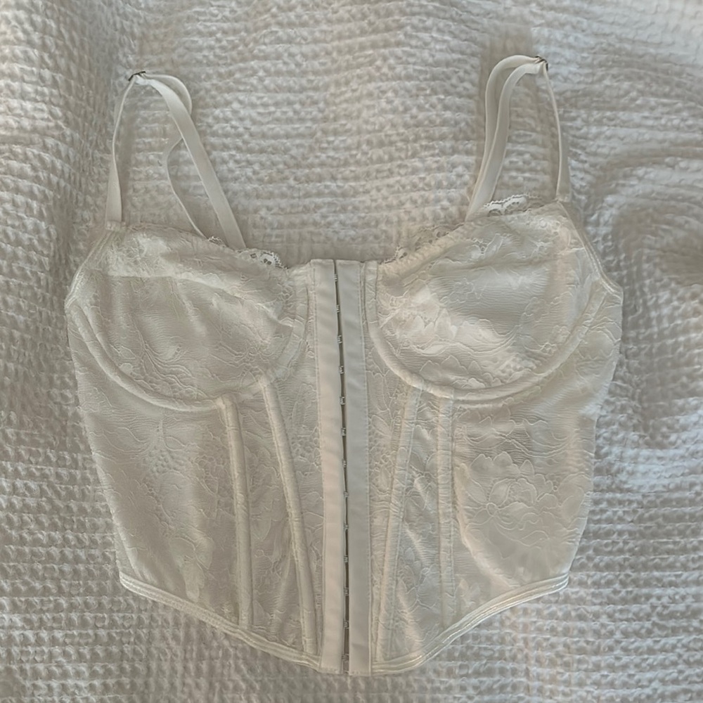SHEIN White Structured Crop Top with Adjustable Straps